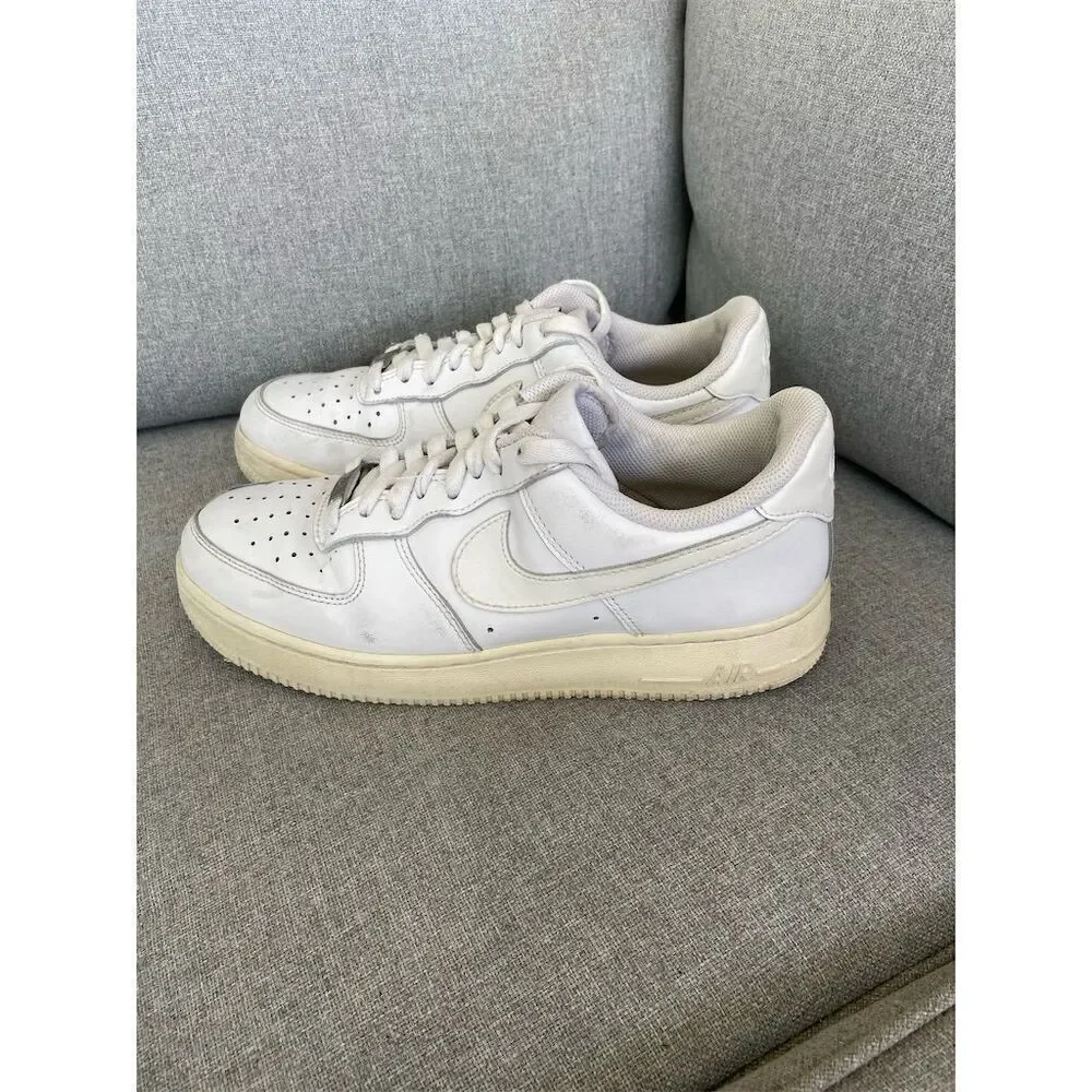 Nike Air Force 1 Low '07 White Sneakers Unisex Size 9 Athletic Shoes